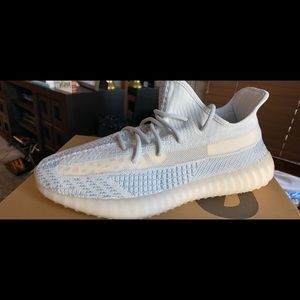 Yeezy Boost 350 V2 Cloud White